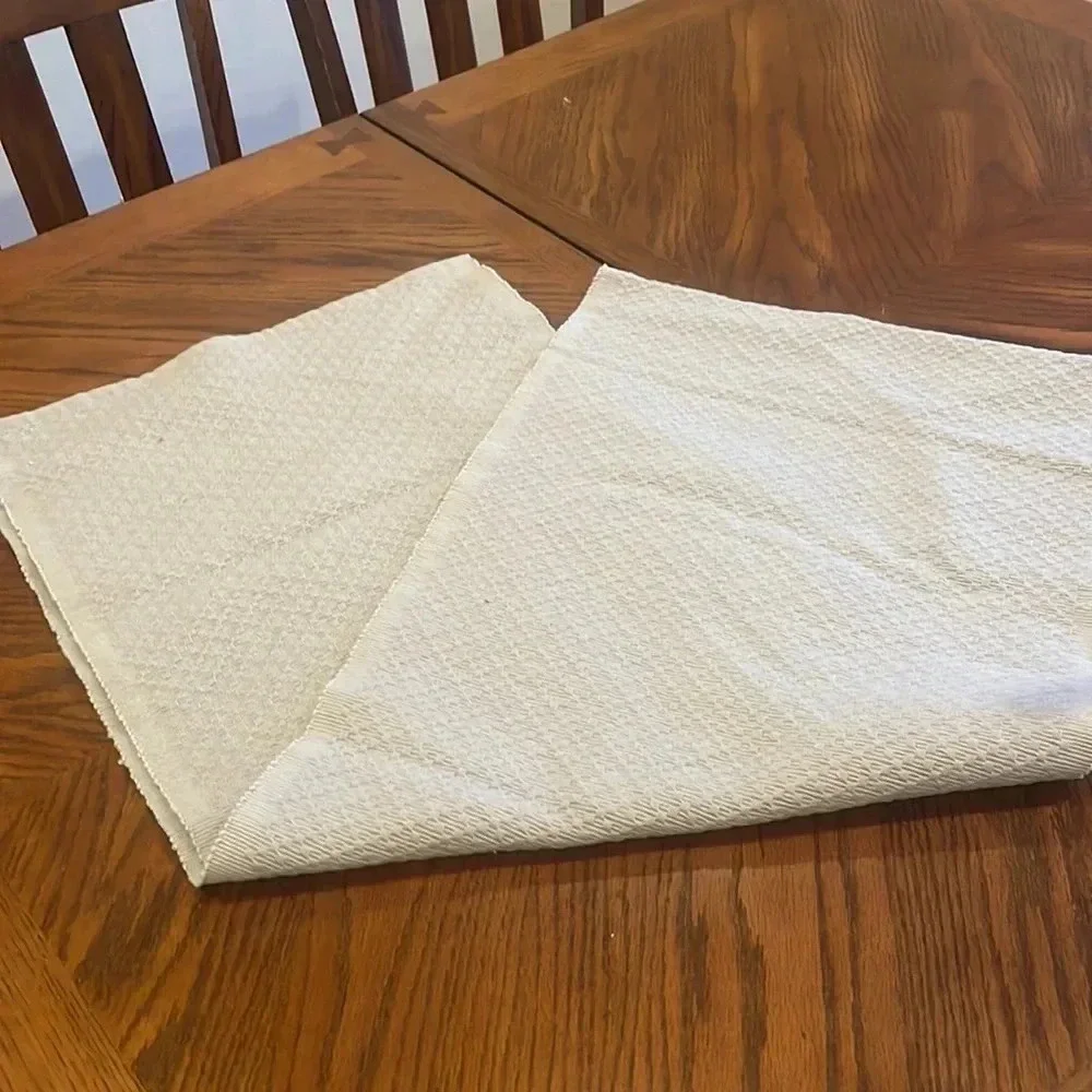 Gray‎ Table Runner